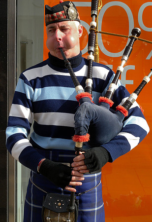 Cheltenham High Street, 16th March: puffed up for the Races